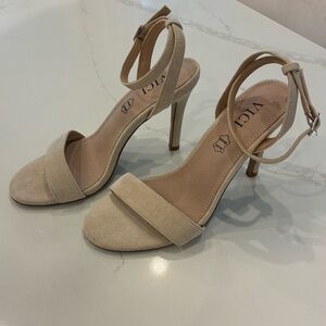 NWOT!!! Vici Tan Heels